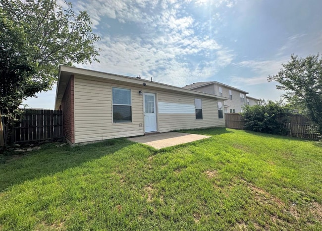 8445 New Castleton Ln in Fort Worth, TX - Building Photo - Building Photo