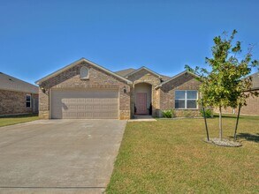 313 Foxtrot Ter in Newcastle, OK - Building Photo - Building Photo