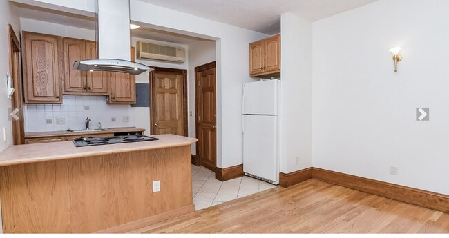 100 Myrtle St in Boston, MA - Foto de edificio - Building Photo