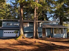 7748 Zangle Rd NE in Olympia, WA - Building Photo