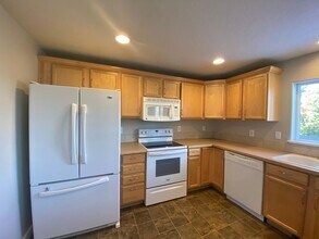 1618 W Carolina Way in Spokane, WA - Building Photo - Building Photo