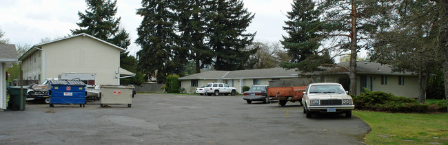 155 S 8th St in Lebanon, OR - Building Photo - Building Photo