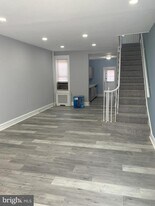 2982 E Thompson St in Philadelphia, PA - Building Photo