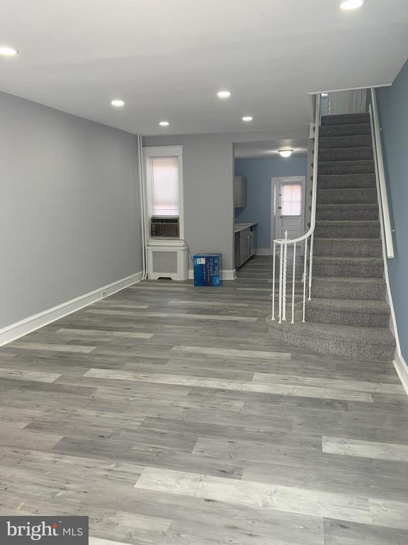 property at 2982 E Thompson St