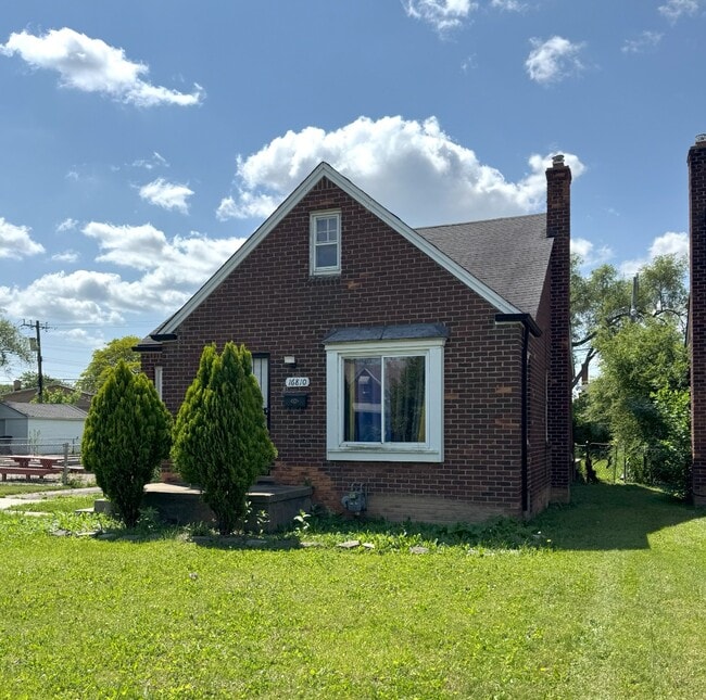 16810 Bringard Dr in Detroit, MI - Building Photo - Building Photo