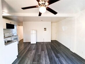 1746 W 82nd St in Los Angeles, CA - Building Photo - Building Photo