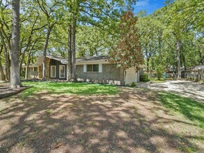 923 Ridgecrest Cir in Denton, TX - Building Photo - Building Photo