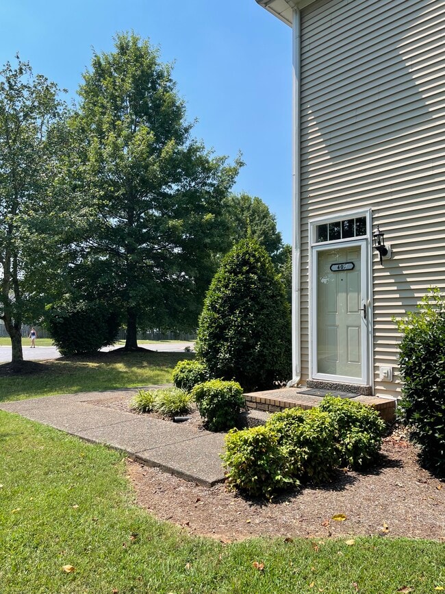 property at 407 Newport Meadows Cir