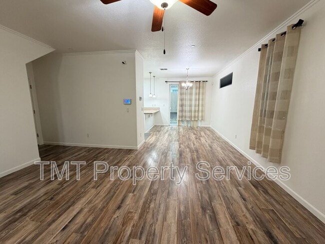 939 Dixieanne Ave in Sacramento, CA - Building Photo - Building Photo