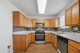 304 S Oak St in Leonard, TX - Building Photo - Building Photo