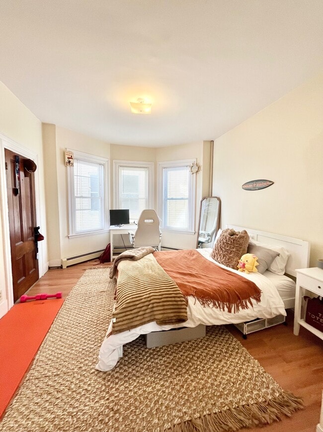 103 Calumet St, Unit 2 in Boston, MA - Foto de edificio - Building Photo