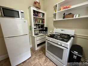 1682 Commonwealth Ave, Unit 15 in Boston, MA - Building Photo - Building Photo