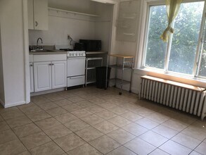 5626 Wilkins Ave in Pittsburgh, PA - Building Photo - Building Photo