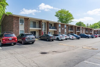 Kenwood Arms in Louisville, KY - Foto de edificio - Building Photo
