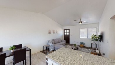 561 N 10th Pl in Show Low, AZ - Building Photo - Building Photo