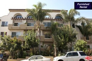 1319 N Detroit St in Los Angeles, CA - Building Photo