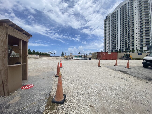 St. Regis Resort Residences in Sunny Isles Beach, FL - Building Photo - Building Photo