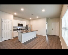 3443 RedBud Grv in San Antonio, TX - Building Photo - Building Photo