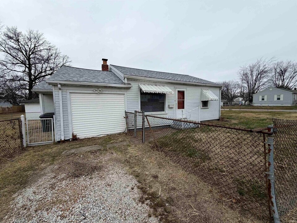 1671 Enlow Ave in Evansville, IN - Building Photo