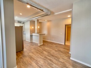 207 E 4th St, Unit 21 in Albert Lea, MN - Building Photo - Building Photo