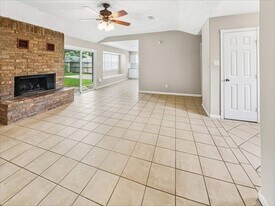 2902 Early Turn Dr in Webster, TX - Building Photo