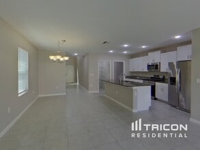 9512 Lemon Drop Lp in Sun City Center, FL - Building Photo - Building Photo