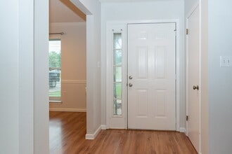2225 Calle De Castelar in Navarre, FL - Building Photo - Building Photo