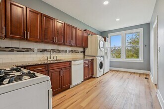 41 E 48th St in Bayonne, NJ - Building Photo - Building Photo