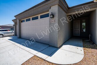 2646 E Punta Vista in Kingman, AZ - Foto de edificio - Building Photo