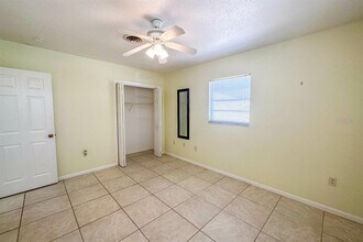 3010 Holly Ave in Englewood, FL - Building Photo - Building Photo