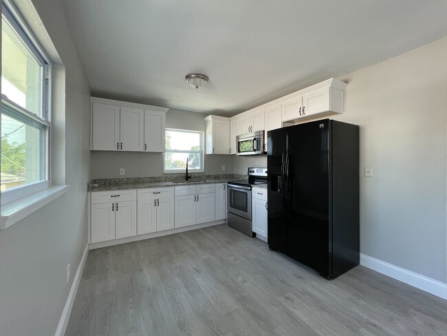 property at 2704 E Columbus Dr