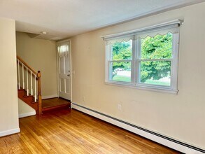 616 Norwich Ave in Colchester, CT - Building Photo - Building Photo