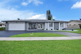 406 Sailboat Cir in Weston, FL - Building Photo - Building Photo