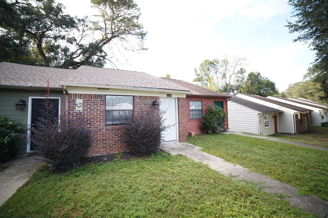 1250 Continental Ct in Tallahassee, FL - Foto de edificio