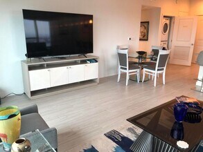 591 Evernia St, Unit 2516 in West Palm Beach, FL - Building Photo - Building Photo