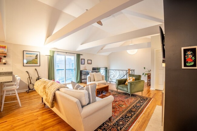 property at 1111 N Honore St