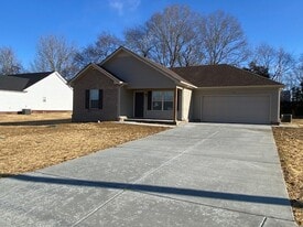 239 Grace Ct in Manchester, TN - Building Photo