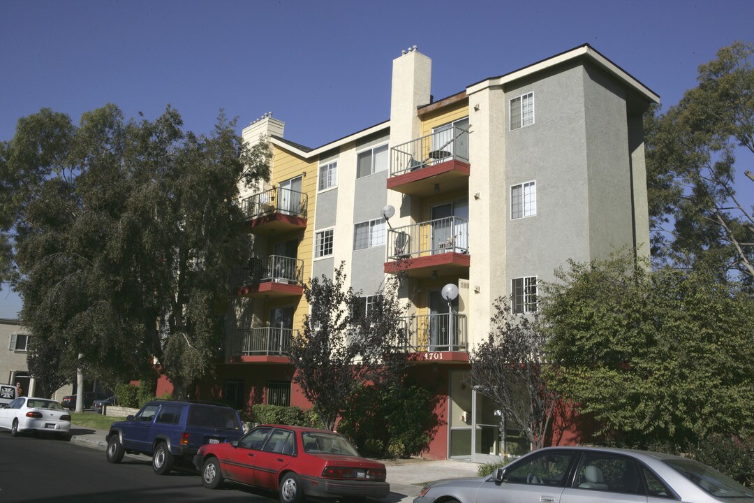 4701 E Anaheim St in Long Beach, CA - Building Photo