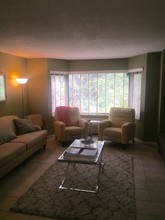 470 Fawell Blvd-Unit -220 in Glen Ellyn, IL - Building Photo - Building Photo