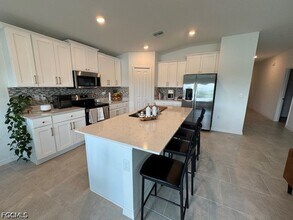 3892 Treasure Oak Wy in Ft. Myers, FL - Building Photo - Building Photo