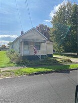 665 Devitt Ave in Campbell, OH - Building Photo