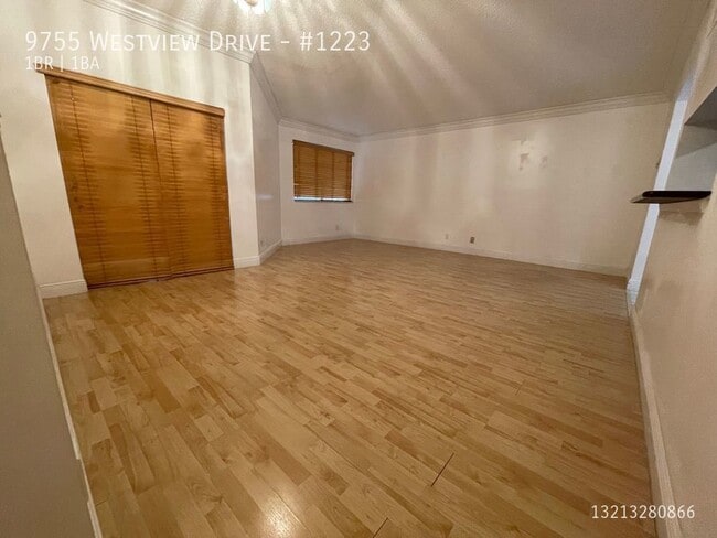 9755 Westview Dr in Coral Springs, FL - Building Photo - Building Photo