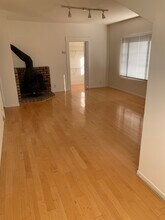 56 N Lake Ave in Pasadena, CA - Building Photo - Building Photo