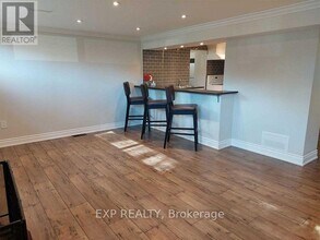 2587 Burslem Rd in Mississauga, ON - Building Photo - Building Photo