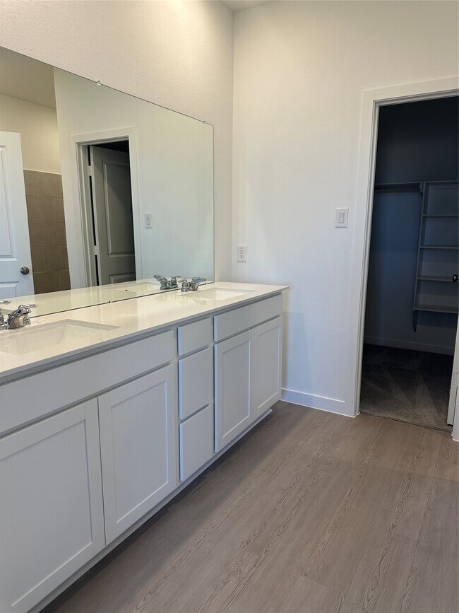 property at 3124 Ruby Rdg Dr