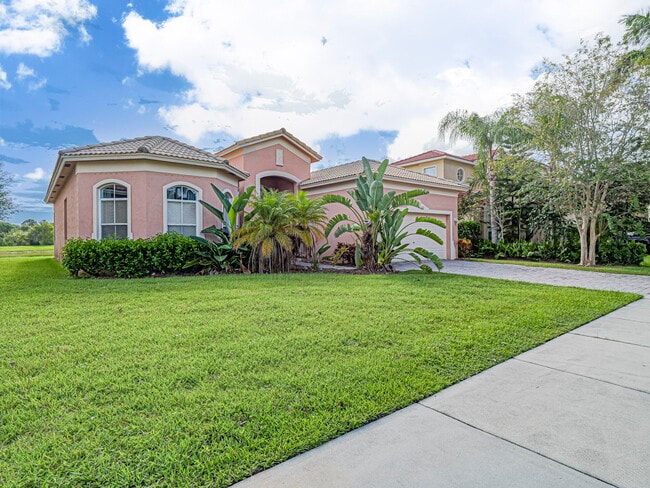 5518 Place Lake Dr in Fort Pierce, FL - Building Photo - Building Photo