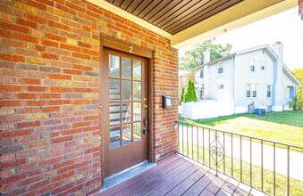 6601 Iris Ave, Unit 2 in Cincinnati, OH - Building Photo - Building Photo