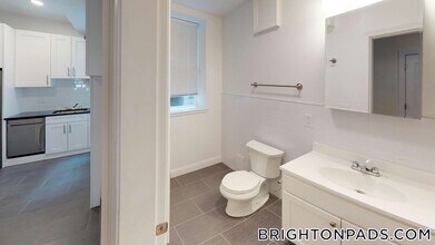 127 Sutherland Rd in Boston, MA - Building Photo - Building Photo
