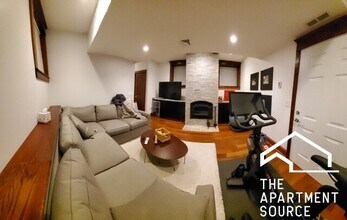 1019 W Oakdale Ave in Chicago, IL - Building Photo - Building Photo