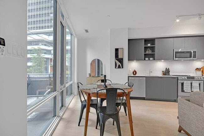 30 Ordnance St in Toronto, ON - Building Photo - Building Photo